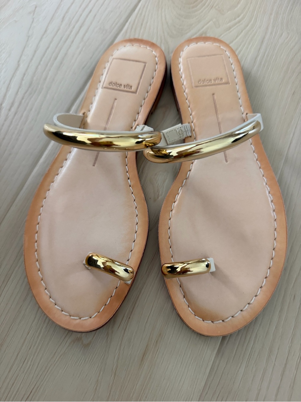 Dolce Vita Women's White Leather Sandals with Gold Hardware, NEW, 6.5 Wide